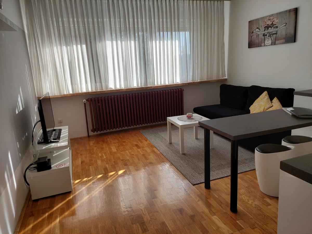 Apartment Check In Zagreb Maksimir-Free Parking Bagian luar foto