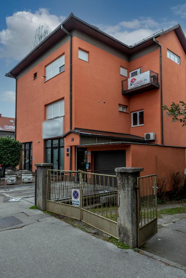 Apartment Check In Zagreb Maksimir-Free Parking Bagian luar foto