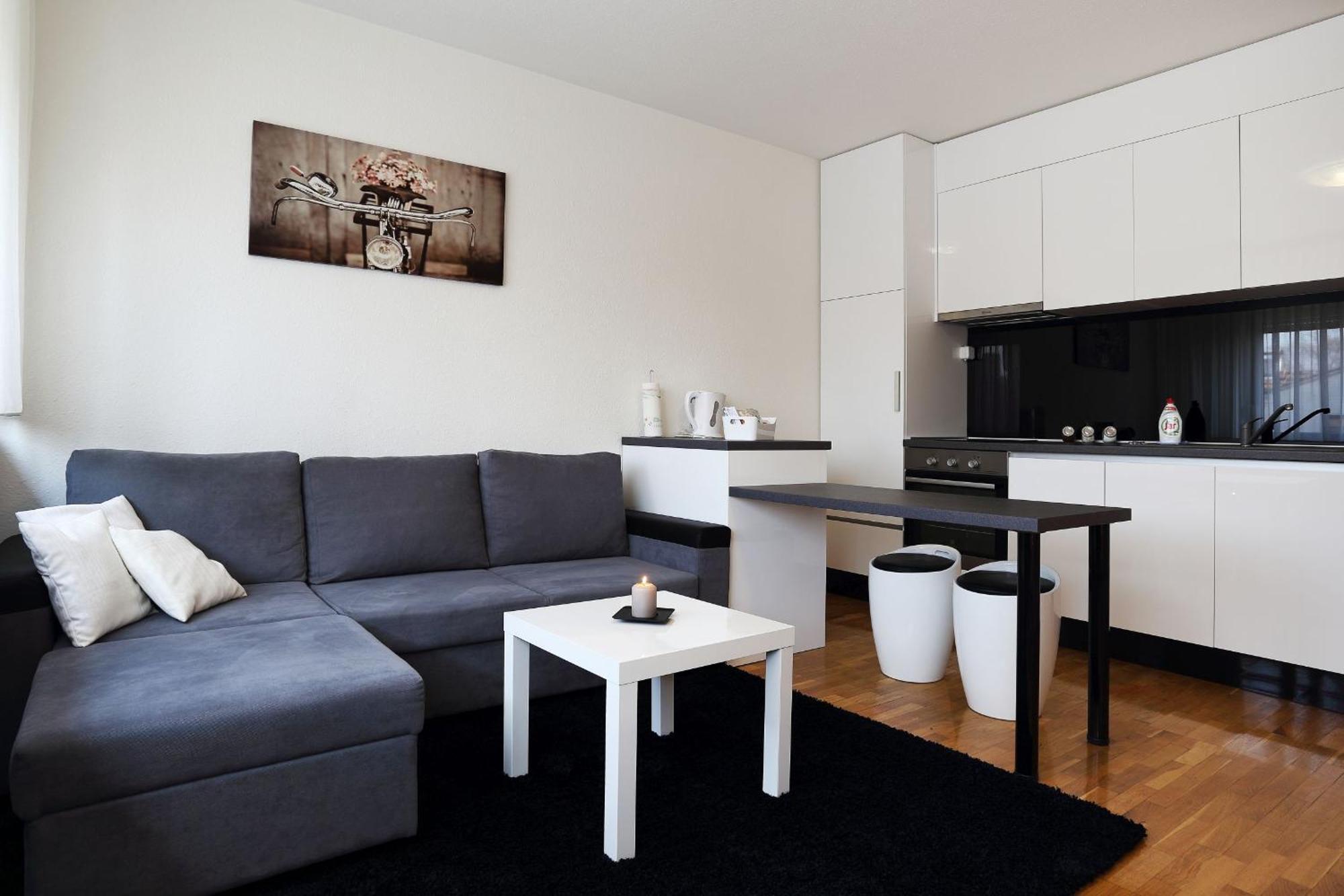 Apartment Check In Zagreb Maksimir-Free Parking Bagian luar foto