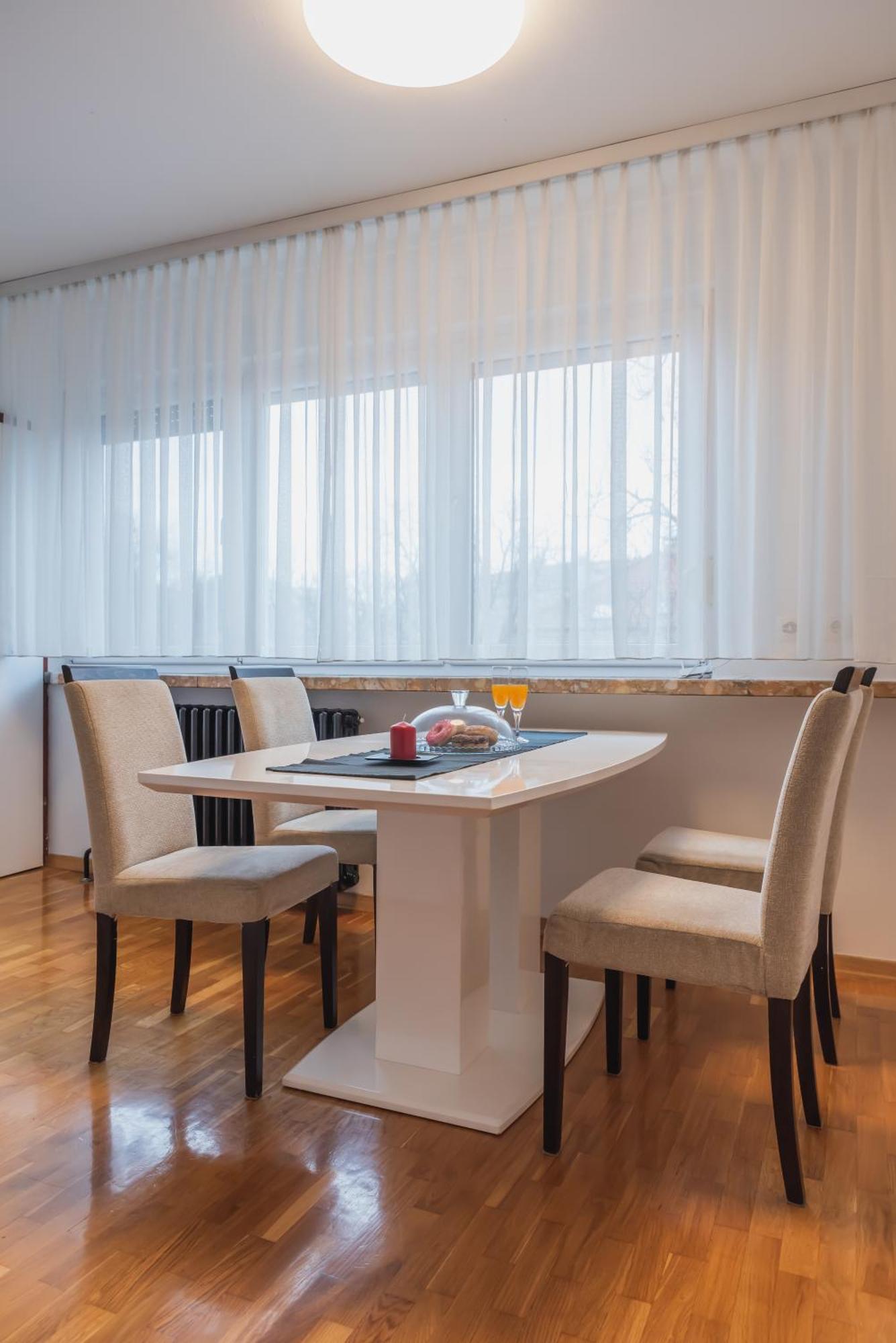 Apartment Check In Zagreb Maksimir-Free Parking Bagian luar foto