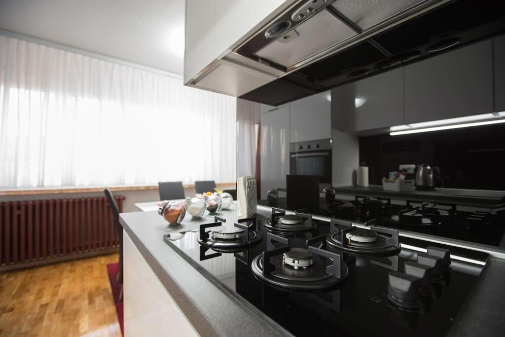 Apartment Check In Zagreb Maksimir-Free Parking Bagian luar foto