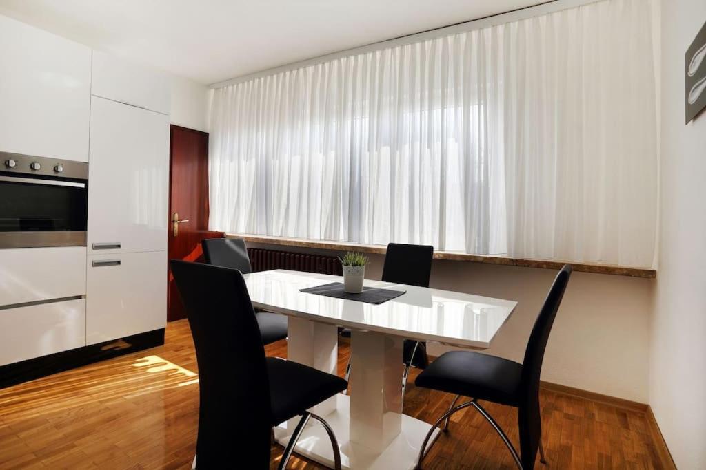 Apartment Check In Zagreb Maksimir-Free Parking Bagian luar foto