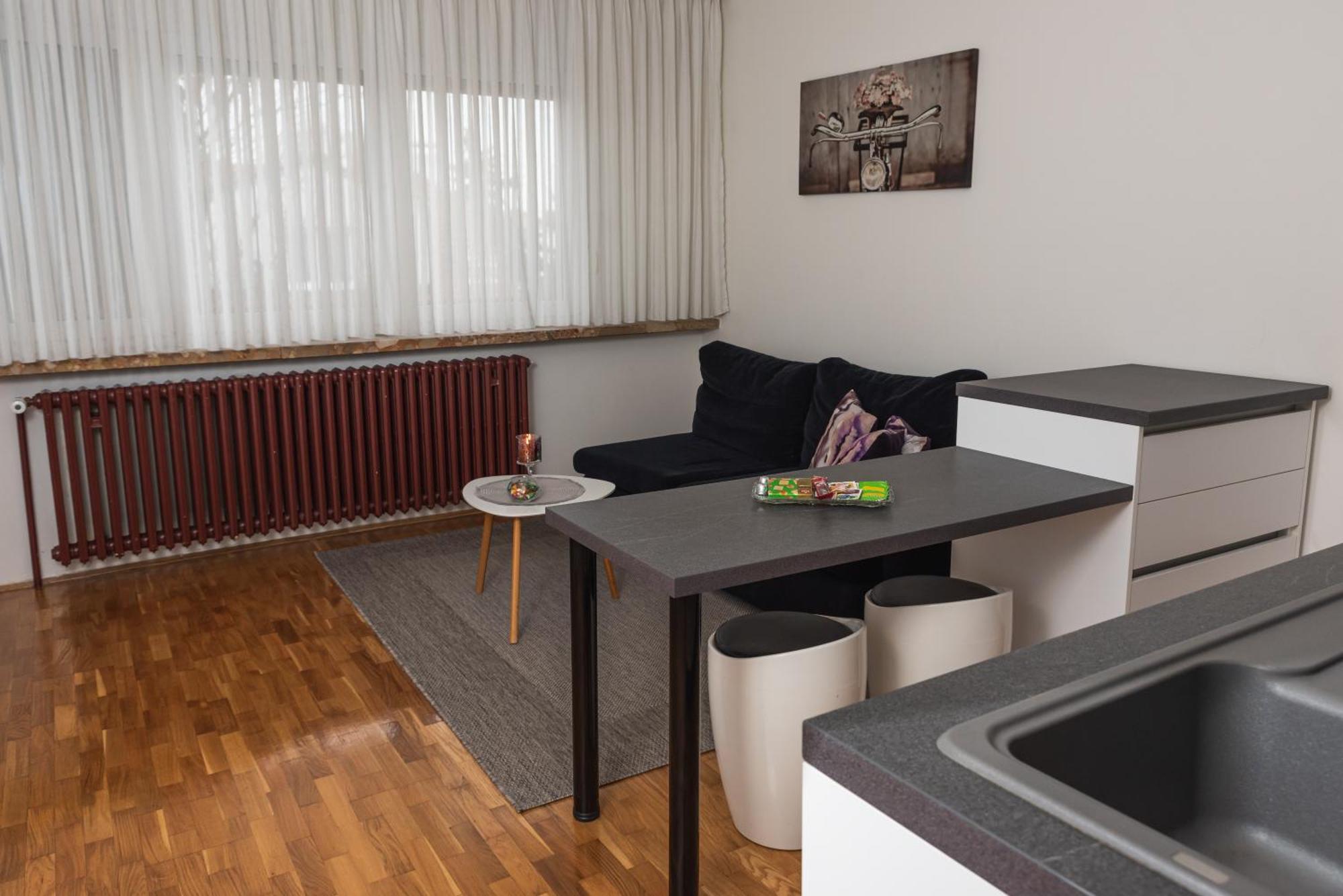 Apartment Check In Zagreb Maksimir-Free Parking Bagian luar foto